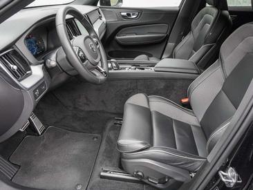 Volvo XC60 B4 R-Design — photo 10