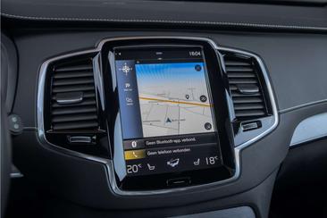 Volvo XC90 T8 Recharge R-Design — photo 17