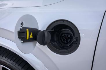 Volvo XC90 T8 Recharge R-Design — photo 32