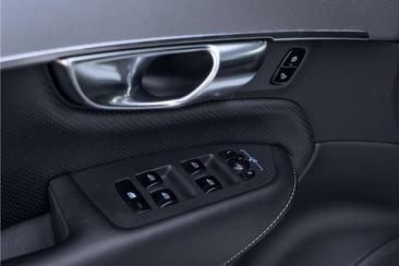 Volvo XC90 T8 Recharge R-Design — photo 42