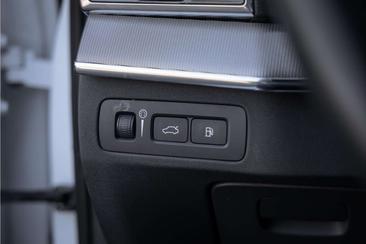 Volvo XC90 T8 Recharge R-Design — photo 45