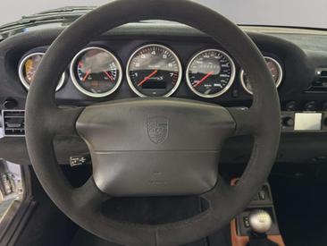 Porsche 993 Carrera S — photo 9