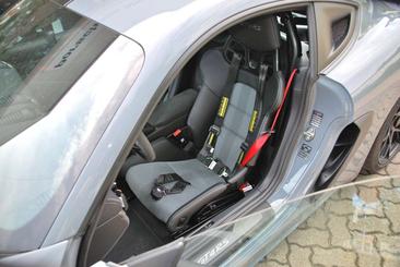 Porsche 718 Cayman GT4 RS — photo 14