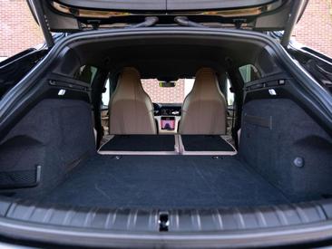 Porsche Taycan Exclusive Manufaktur — photo 49