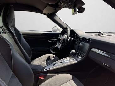 Porsche 991 II GTS — photo 16