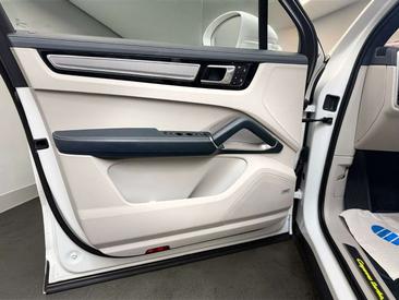 Porsche Cayenne III Turbo S — photo 9