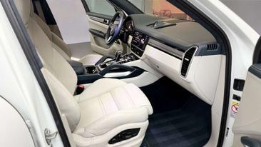 Porsche Cayenne III Turbo S — photo 27