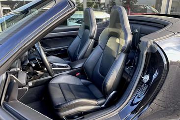 Porsche 992 I Carrera 4S — photo 11