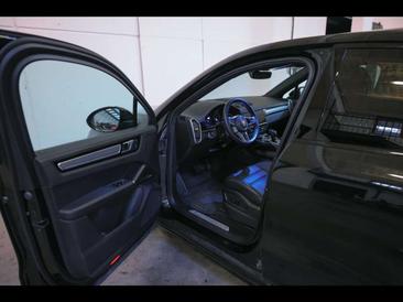 Porsche Cayenne III Turbo S — photo 6