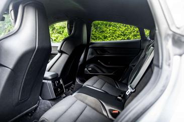 Porsche Taycan Turbo S — photo 7