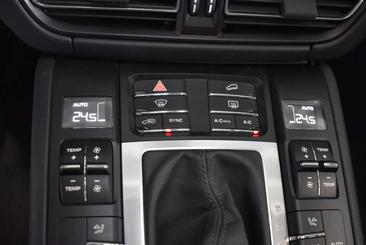Porsche Macan Electrique GTS — photo 33