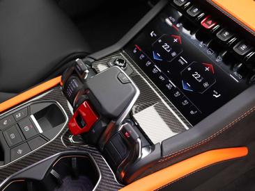 Lamborghini Urus — photo 18