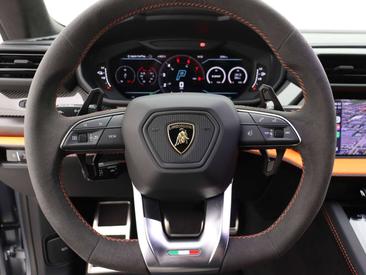 Lamborghini Urus — photo 28