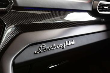 Lamborghini Urus 60th Anniversary — photo 12