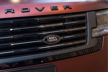 Land Rover Range Rover SV SVO Colour Bespoke P550e SV PHEV — photo 17