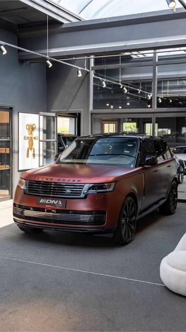 Land Rover Range Rover SV SVO Colour Bespoke P550e SV PHEV — photo 21