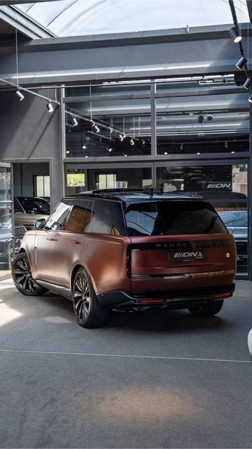 Land Rover Range Rover SV SVO Colour Bespoke P550e SV PHEV — photo 26