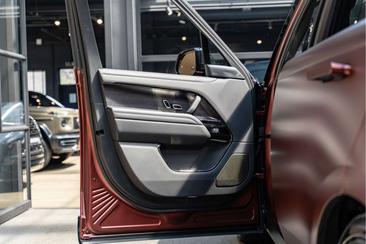 Land Rover Range Rover SV SVO Colour Bespoke P550e SV PHEV — photo 27