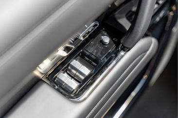 Land Rover Range Rover SV SVO Colour Bespoke P550e SV PHEV — photo 29