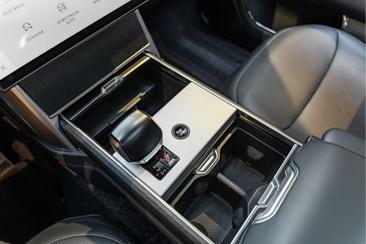 Land Rover Range Rover SV SVO Colour Bespoke P550e SV PHEV — photo 36