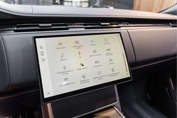 Land Rover Range Rover SV SVO Colour Bespoke P550e SV PHEV — photo 38