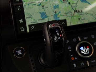 Land Rover Defender 110 P300e — photo 25