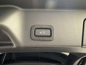 Land Rover Range Rover Evoque P300e Plug In Hybrid — photo 22