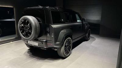Land Rover Defender 110 P635 OCTA Black Edition Lichte Vracht Noir