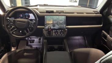 Land Rover Defender 110 P635 OCTA Black Edition Lichte Vracht Noir — photo 3