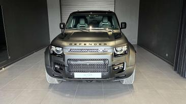Land Rover Defender 110 P635 OCTA Black Edition Lichte Vracht Noir — photo 10