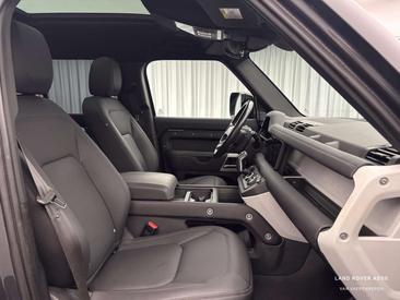 Land Rover Defender 110 D250 SE AWD Auto 24MY Gris — photo 3