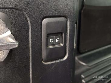 Land Rover Defender 110 D250 SE AWD Auto 24MY Gris — photo 16