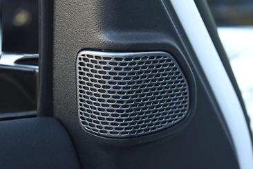 Land Rover Defender 110 D250 3.0 SE — photo 15