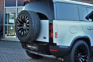 Land Rover Defender 110 D250 3.0 SE — photo 21