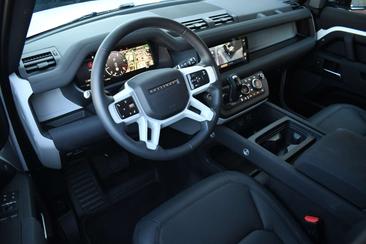 Land Rover Defender 110 D250 3.0 SE — photo 22