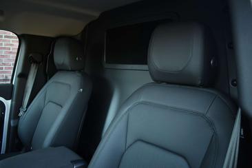 Land Rover Defender 110 D250 3.0 SE — photo 34