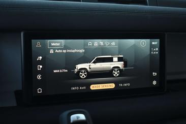 Land Rover Defender 110 D250 3.0 SE — photo 38
