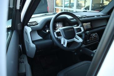 Land Rover Defender 110 D250 3.0 SE — photo 44