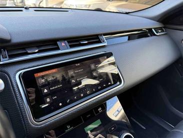 Land Rover Range Rover Velar R-Dynamic 2.0d I4 — photo 18