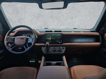 Land Rover Defender 110 OCTA Bronze P635 AWD — photo 4