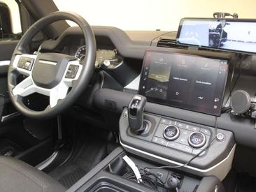 Land Rover Defender 90 Hard Top AHK LED DAB Blanc 3.0 D200 — photo 5