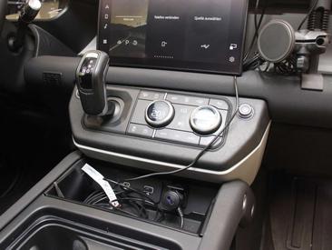 Land Rover Defender 90 Hard Top AHK LED DAB Blanc 3.0 D200 — photo 7