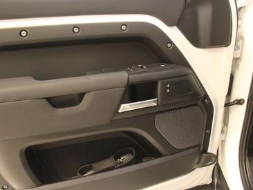 Land Rover Defender 90 Hard Top AHK LED DAB Blanc 3.0 D200 — photo 11