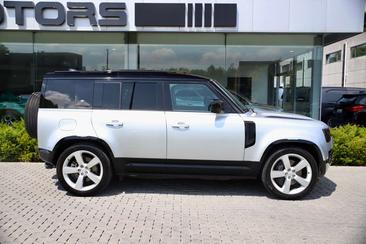 Land Rover Defender 110 P400e — photo 6