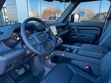 Land Rover Defender 130 3.0 X-Dynamic SE LED PANO 360° Noir — photo 5