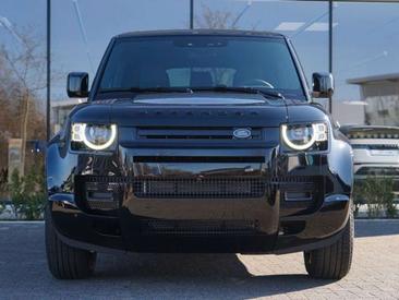 Land Rover Defender 130 3.0 X-Dynamic SE LED PANO 360° Noir — photo 10