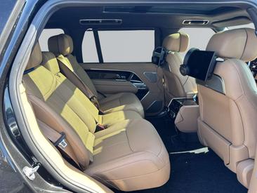 Land Rover Range Rover P530 LWB Autobiography — photo 11