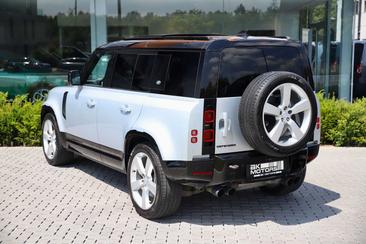 Land Rover Defender 110 P400e — photo 13