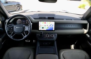 Land Rover Defender 110 P400e — photo 19