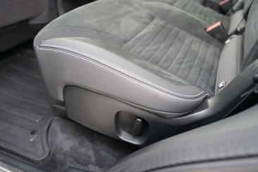 Land Rover Discovery — photo 24